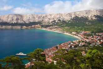 Pláž a letovisko Baška - Krk, Chorvátsko